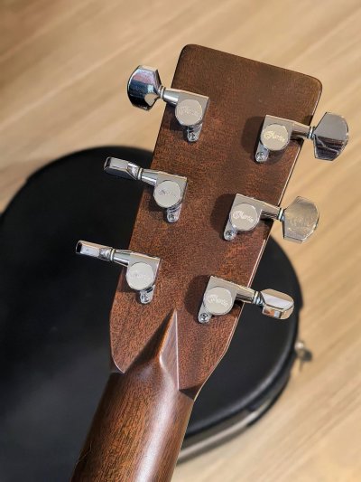 Martin D-28 Standard
