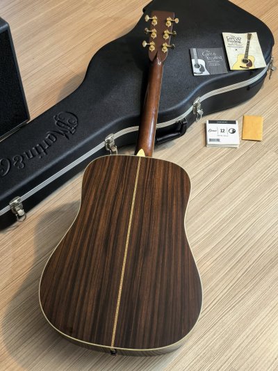 Martin D-42 Standard