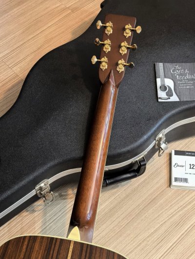 Martin D-42 Standard