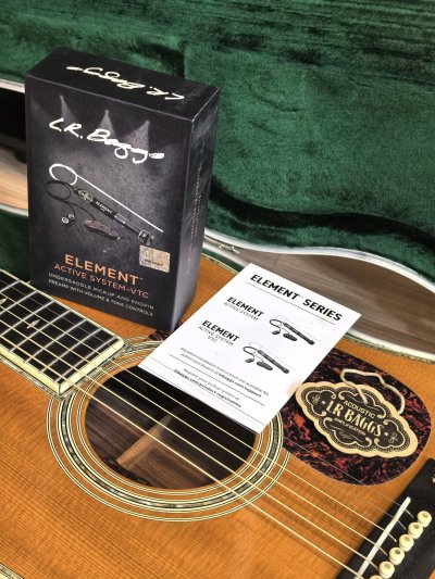 Martin D-42 Standard