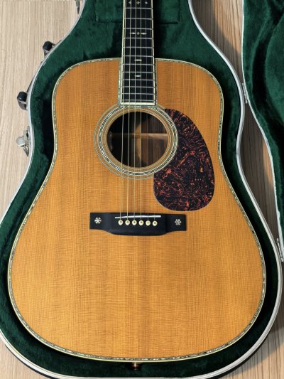 Martin D-42 Standard