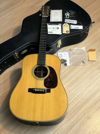 Martin HD-28V