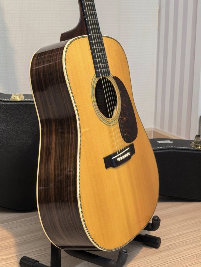 Martin HD-28V