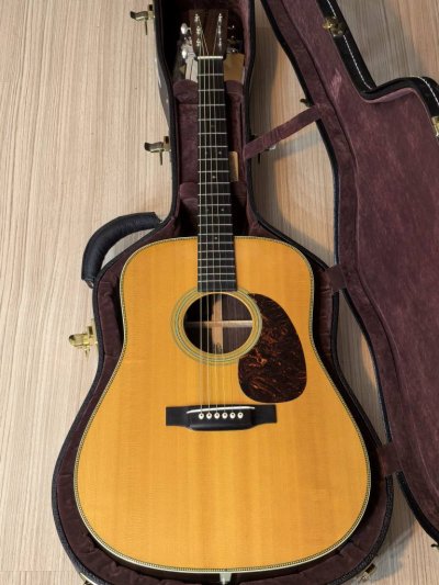 Martin HD-28V