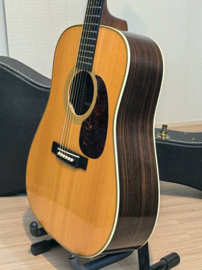 Martin HD-28V