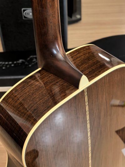 Martin D-28 Standard
