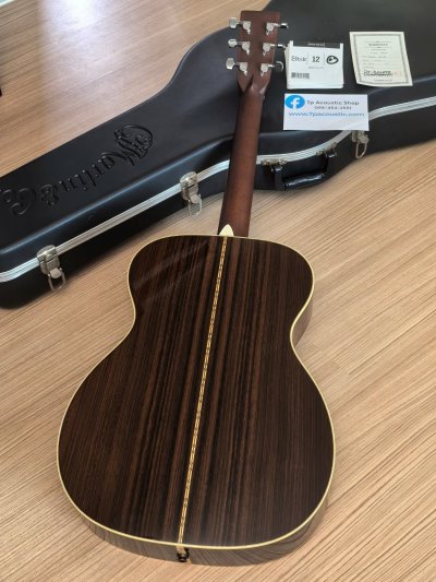 Martin OOO-28 Standard