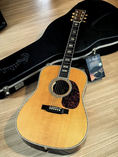 Martin D-45 Standard