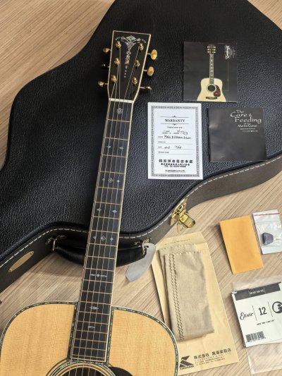 Martin D-42 Modern Deluxe