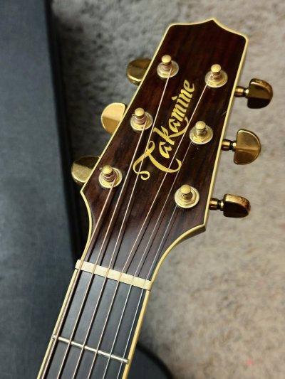 Takamine รุ่นสูง