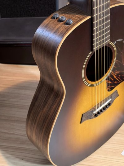 Taylor AD-11e SB Walnut
