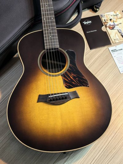 Taylor AD-11e SB Walnut