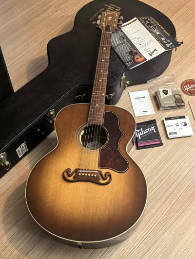 Gibson J-100 Walnut