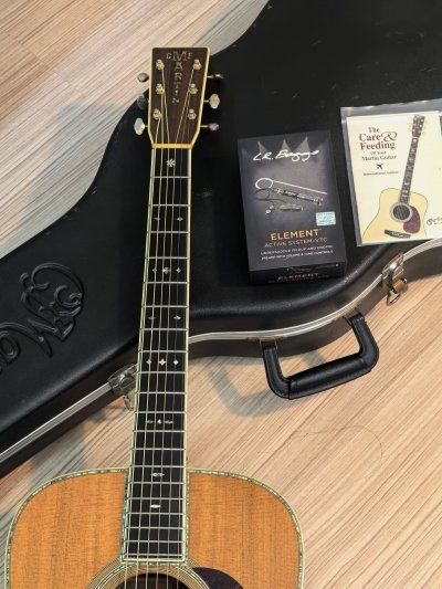 Martin D-42 Standard