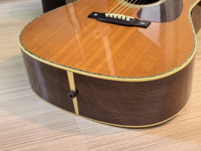 Martin D-42 Standard