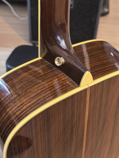 Martin D-42 Standard