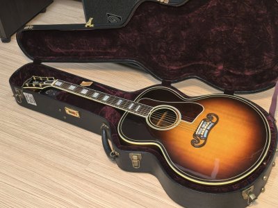 Gibson SJ-200 Western Classic Custom Shop