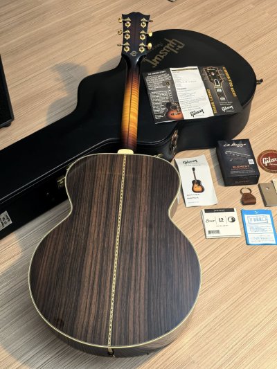 Gibson SJ-200 Western Classic Custom Shop