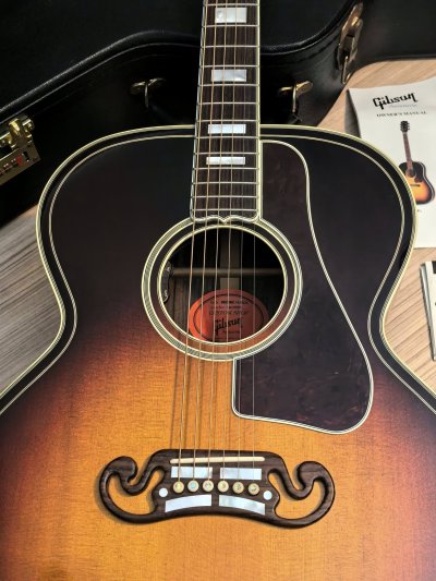 Gibson SJ-200 Western Classic Custom Shop