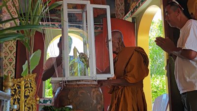พรายเทพนิมิตรจัมโบ้ รุ่น รุ่งเรือง​เฟื่องฟู​ วัด​คงคา​เลียบ​ บางกล่ำ​ สงขลา​ พ.ศ.2568 (แจกทีมงานร่วมสร้าง) สร้าง 29องค์ อุดผงพรายกุมารฝังของในองค์