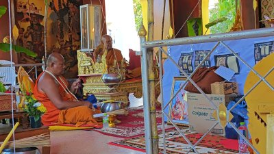 พรายเทพนิมิตรจัมโบ้ รุ่น รุ่งเรือง​เฟื่องฟู​ วัด​คงคา​เลียบ​ บางกล่ำ​ สงขลา​ พ.ศ.2568 (แจกทีมงานร่วมสร้าง) สร้าง 29องค์ อุดผงพรายกุมารฝังของในองค์