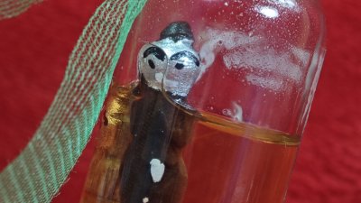 กุมารทองสร้างจากไม้มะยม-ขนุน มีกระดิ่งโด่งดัง สร้าง 99คู่ (สภาพน้ำท่วม)