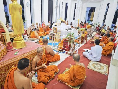 กุมารทองเนื้อดินเผาเจ็ดป่าช้าผสมผงพรายปาฏิหาริย์​ รุ่น พรา​ยโคตร​เศรษฐี​ วัด​โคกสูง​ สงขลา​ (ลุ้นสีในไข่)