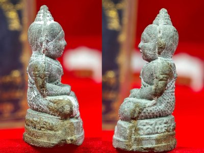 กุมารทองสมบัติ รุ่น ขอให้รวยๆๆ (ขนาดพกพา รุ่น2) ลพ.พูล วัดไผ่ล้อม นครปฐม พ.ศ.2543 ตะกรุดเงิน กุมารทองสมบัติ รุ่น ขอให้รวยๆๆ (ขนาดพกพา รุ่น2) ลพ.พูล วัดไผ่ล้อม นครปฐม พ.ศ.2543 ตะกรุดเงิน