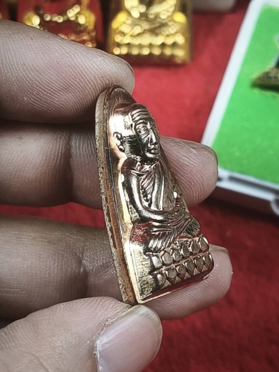 หลวงปู่ทวด เสาร์๕ มหาสิทธิโชค เนื้อนวะพิมพ์หลังหนังสือ พ.ศ.2553