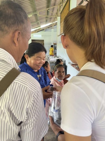 พระสมเด็จไพ่​ตองแจกแม่ครัว/กรรมการ/คนทำพุ่ม​ รุ่น กฐิน​บุญ​ใหญ่​ 67 พ่อท่านมหานิ​มิตร​ สำนักสงฆ์​ศาลา​เคียน​ตู​ชัย (กรรมการสร้าง 310องค์) ฝังตะกรุดเงิน