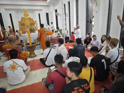 พระสมเด็จไพ่​ตอง​ รุ่น กฐิน​บุญ​ใหญ่​ 67 พ่อท่านมหานิ​มิตร​ สำนักสงฆ์​ศาลา​เคียน​ตู​ชัย