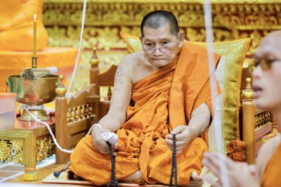 “พระผงหลวงปู่ทวด” จักรพรรดิแห่งพระนิรันตราย ฝังเหรียญเม็ดยาพระธาตุหมื่นหิน หลวงปู่ศิลา สิริจันโท