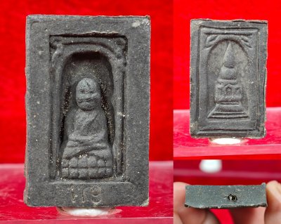 หลวงปู่ทวดกลักไม้ขีด (พิมพ์ใหญ่ย้อนยุค ปี 2497 วัดช้างให้) หลวงปู่แก้ว วัดสะพานไม้แก่น อ.จะนะ จ.สงขลา ปลายปี 2551 (กรรมการตะกรุดหนึ่งดอกมีเลข)