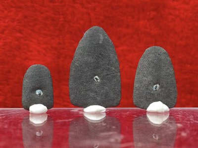 หลวงปู่ทวดเนื้อว่าน "รุ่นวิเศษ 60" ชุดสามองค์ในซองเดิมวัด อ.นอง วัด​ทรายขาว​