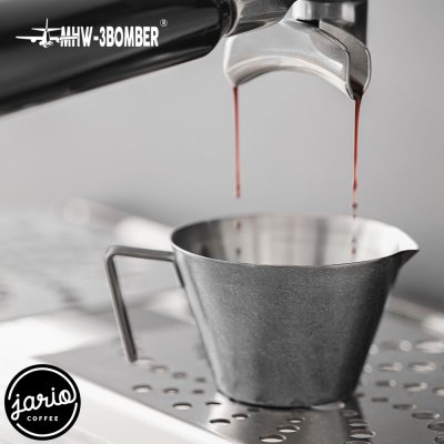 MHW-3BOMBER ถ้วยตวงสแตนเลสปากแหลม100ml MHW-3BOMBER Stainless Steel Measuring Cup