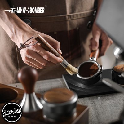 MHW-3BOMBER Barista Wings Cylindrical Brush แปรงปัดผงกาแฟ ด้ามจับไม้ แปรงกาแฟ