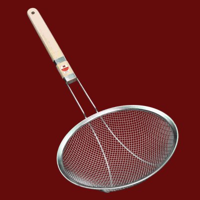 กระชอนด้ามไม้ตาห่าง 6″ 20 C