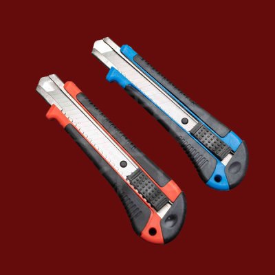 คัตเตอร์หุ้ม+ใบ 19