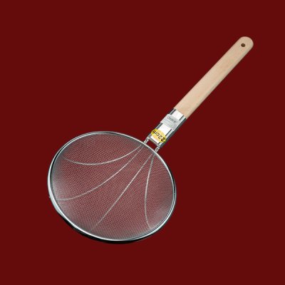 ตะแกรงด้ามไม้แบน 22 CM