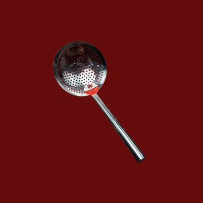 ตะแกรงเจาะรูด้ามตัน 18 cm