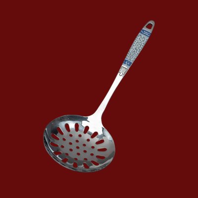 กระบวยเจาะลายคราม