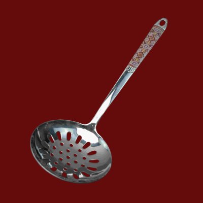 กระบวยเจาะลายน้ำตาล