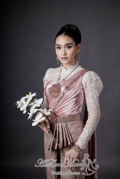 ชุดไทยแขนยาว ชุดเจ้าสาวศิวาลัย ไทยบรมพิมาน ไทยประยุกต์