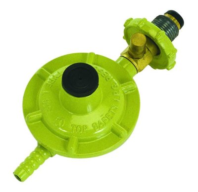 Low pressure gas regulator with safety valve