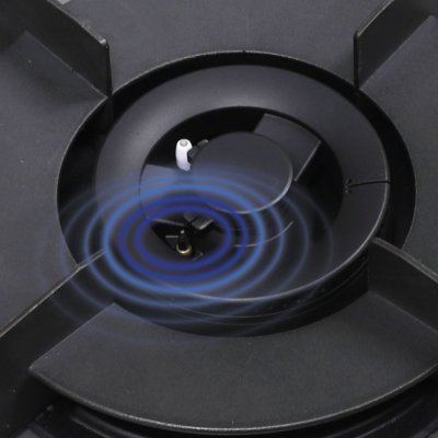 Smart built-in gas hob with nano coated glass and hood connection