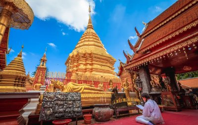 Half Day Tour Doi Suthep & Monk Almsgiving (Morning)