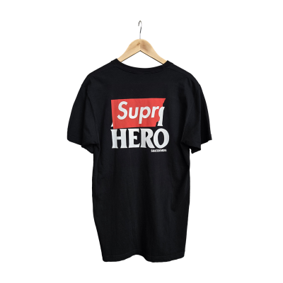 SUPREME X ANTIHERO 1 POCKET BLACK TEE [L]