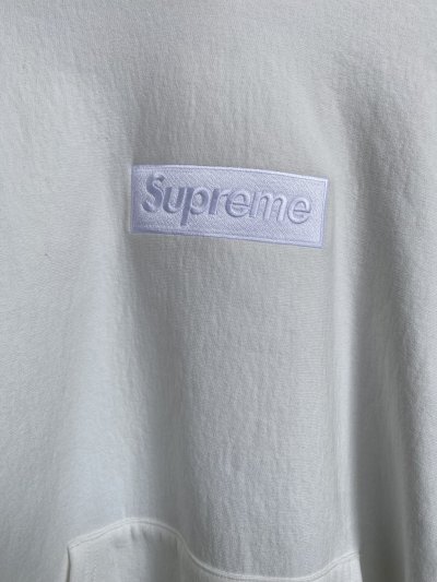 SUPREME WHITE BOX LOGO HOODED SWEATSHIRT FW23