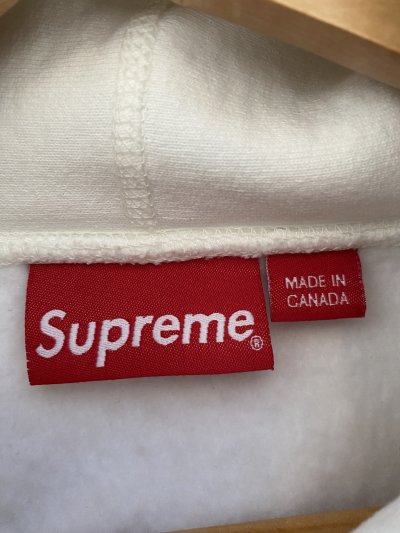 SUPREME WHITE BOX LOGO HOODED SWEATSHIRT FW23
