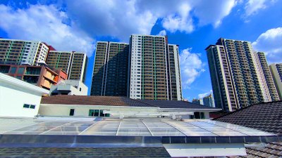 หลังคาเลื่อนโพลีคาร์บอเนต